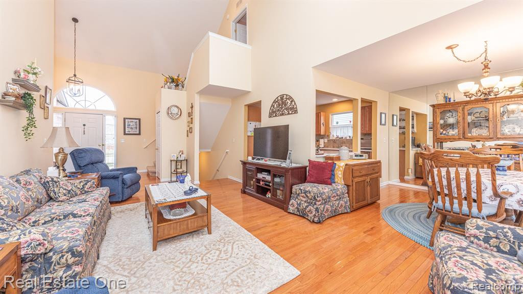 793 WOODHAVEN Drive, Commerce Twp, MI 48390 — Photo 11