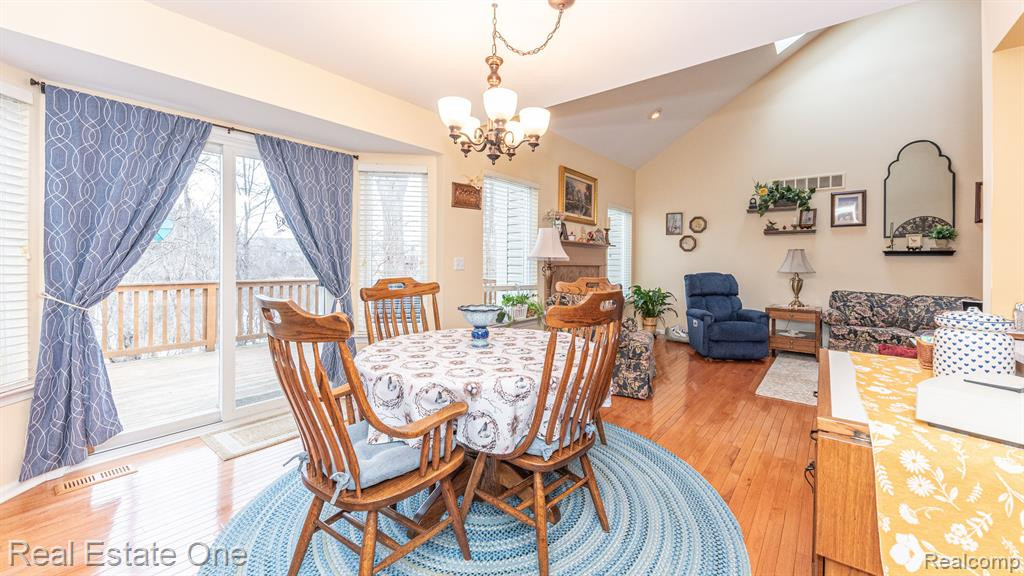 793 WOODHAVEN Drive, Commerce Twp, MI 48390 — Photo 15