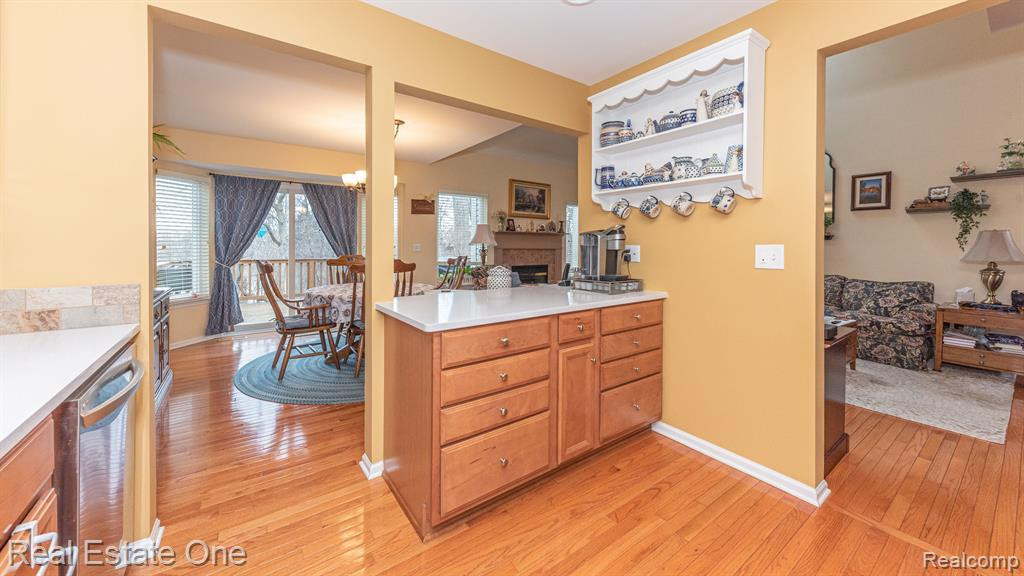 793 WOODHAVEN Drive, Commerce Twp, MI 48390 — Photo 20