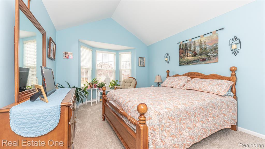 793 WOODHAVEN Drive, Commerce Twp, MI 48390 — Photo 23