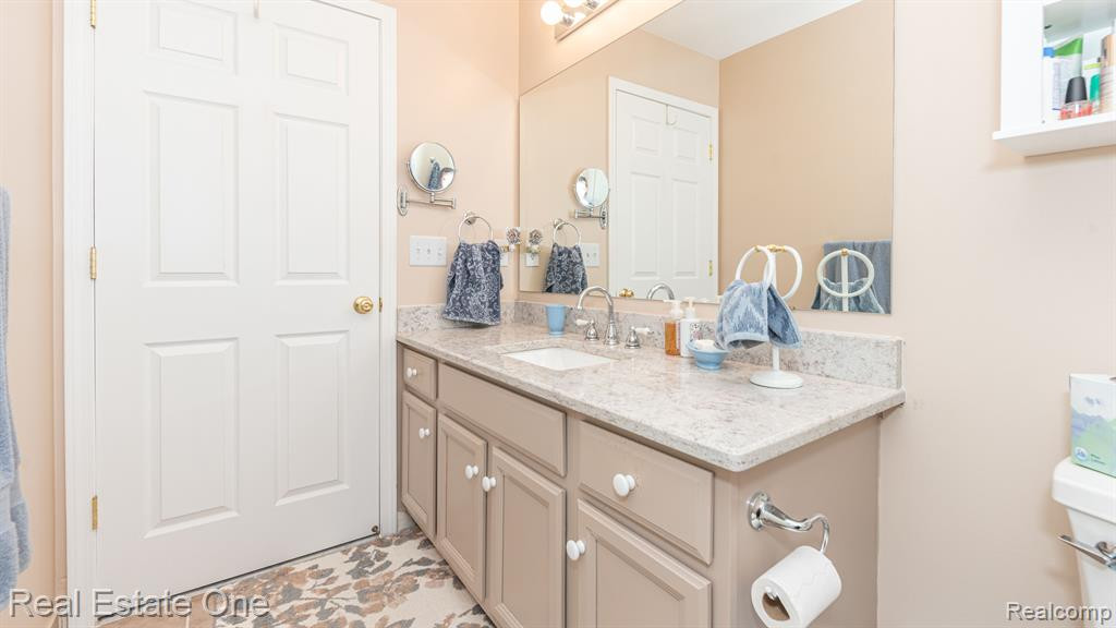 793 WOODHAVEN Drive, Commerce Twp, MI 48390 — Photo 26