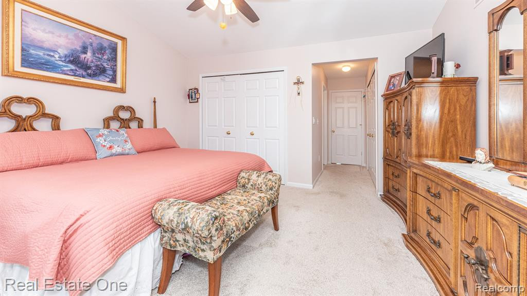 793 WOODHAVEN Drive, Commerce Twp, MI 48390 — Photo 29