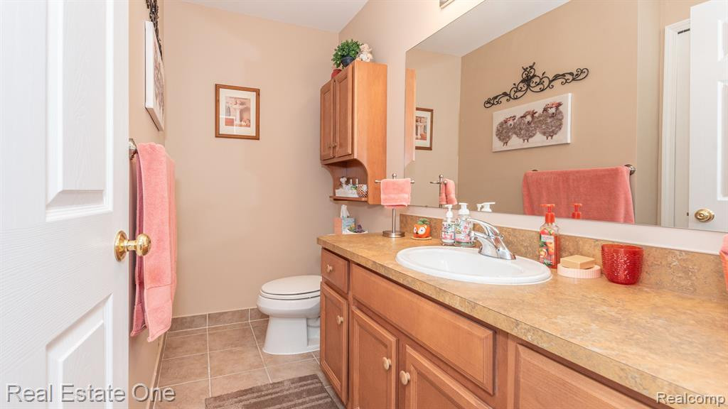 793 WOODHAVEN Drive, Commerce Twp, MI 48390 — Photo 31