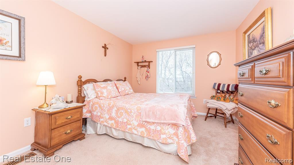 793 WOODHAVEN Drive, Commerce Twp, MI 48390 — Photo 38