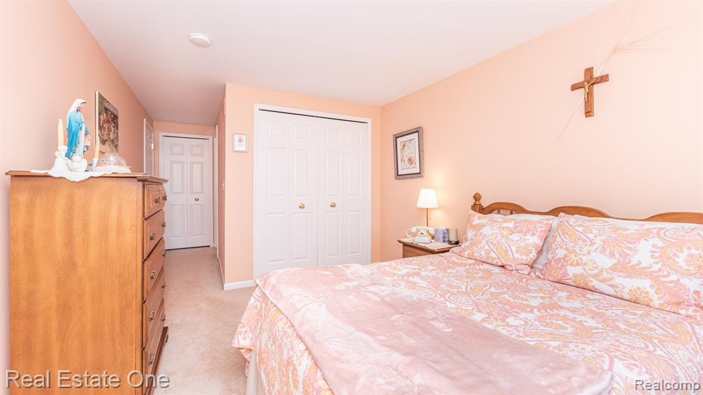 793 WOODHAVEN Drive, Commerce Twp, MI 48390 — Photo 39