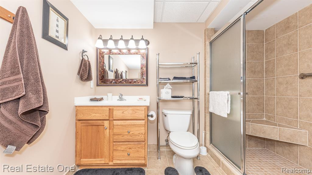 793 WOODHAVEN Drive, Commerce Twp, MI 48390 — Photo 42