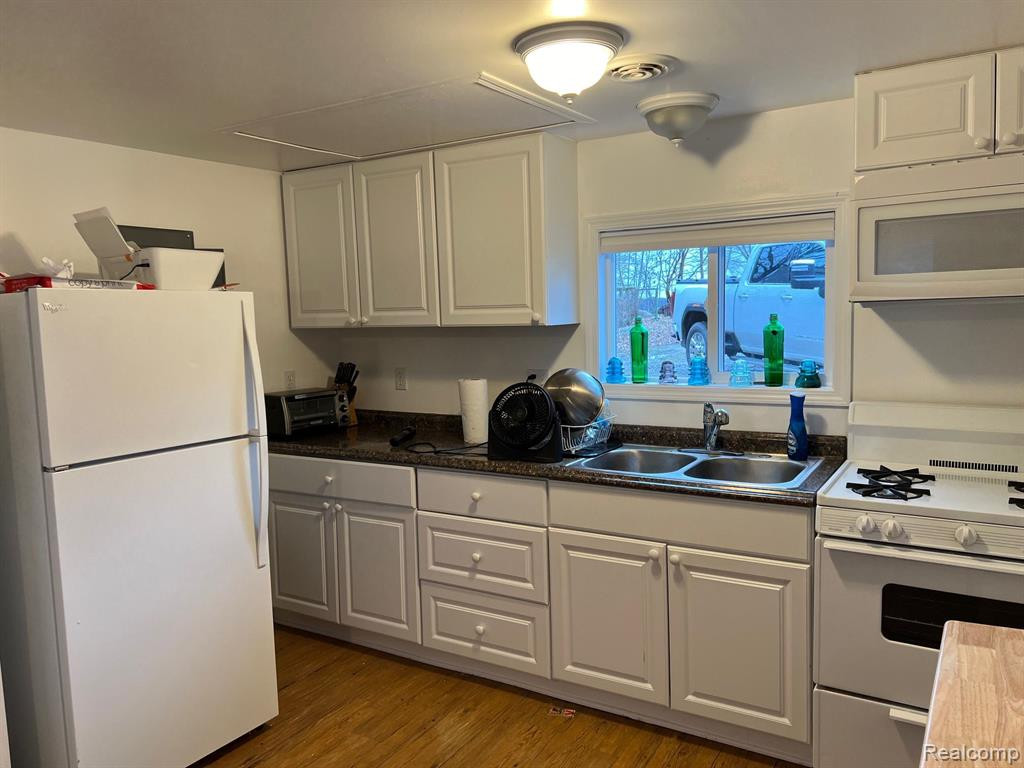 4097 HUNT Road, Lapeer, MI 48446 — Photo 17