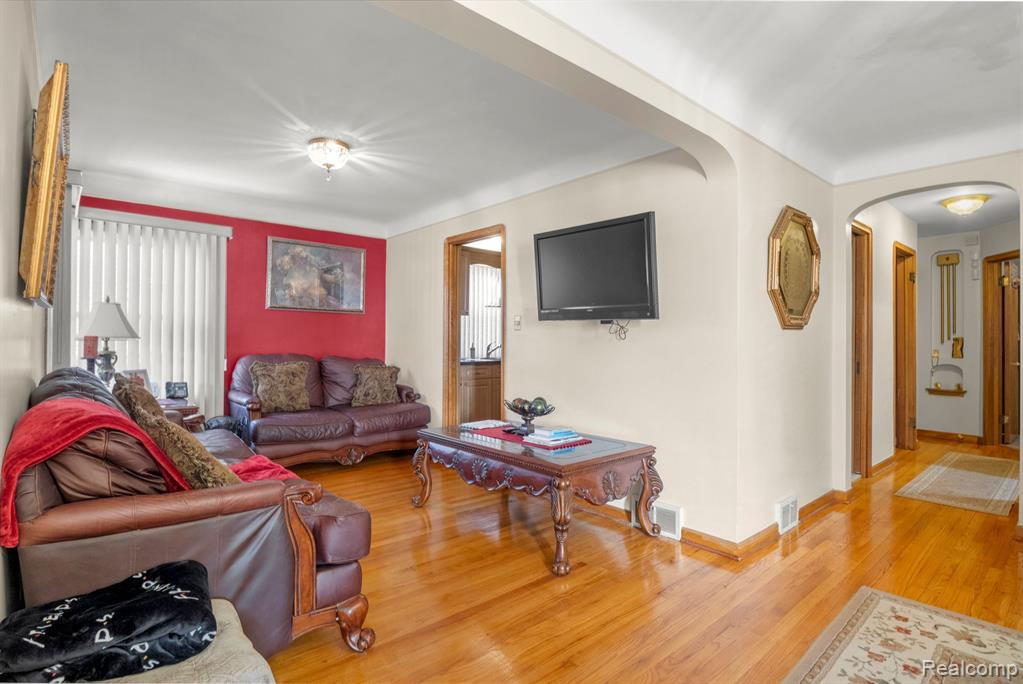 7628 MIDDLEPOINTE Street, Dearborn, MI 48126 — Photo 8
