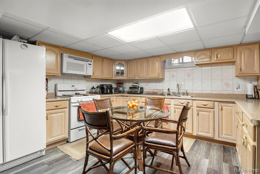 7628 MIDDLEPOINTE Street, Dearborn, MI 48126 — Photo 27