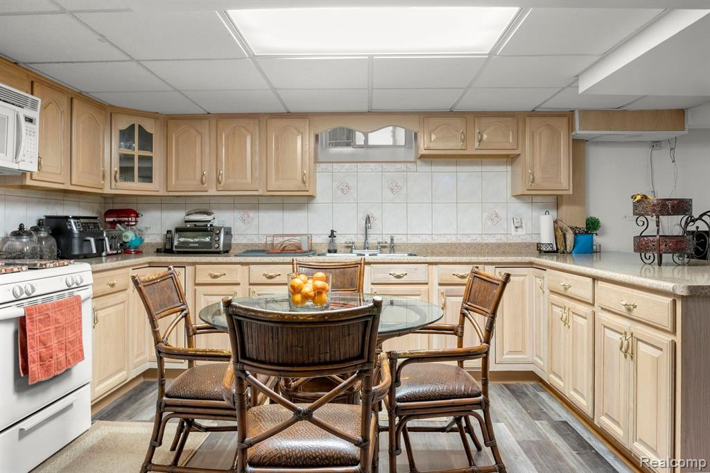 7628 MIDDLEPOINTE Street, Dearborn, MI 48126 — Photo 28