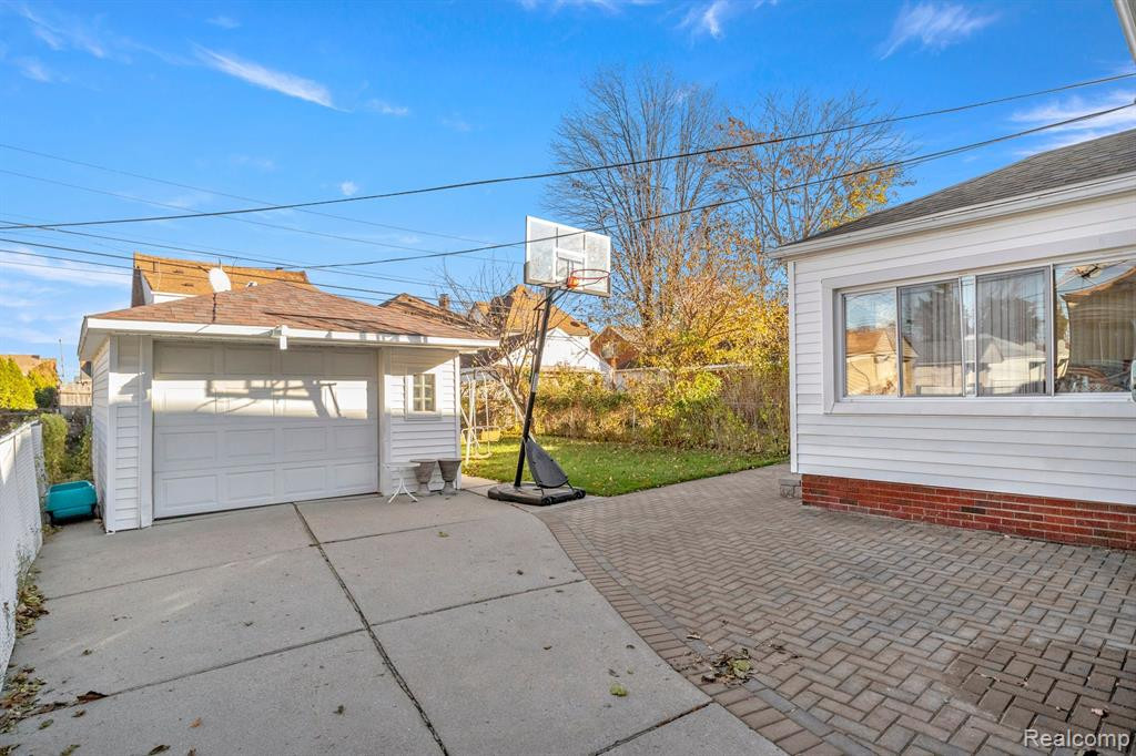 7628 MIDDLEPOINTE Street, Dearborn, MI 48126 — Photo 32