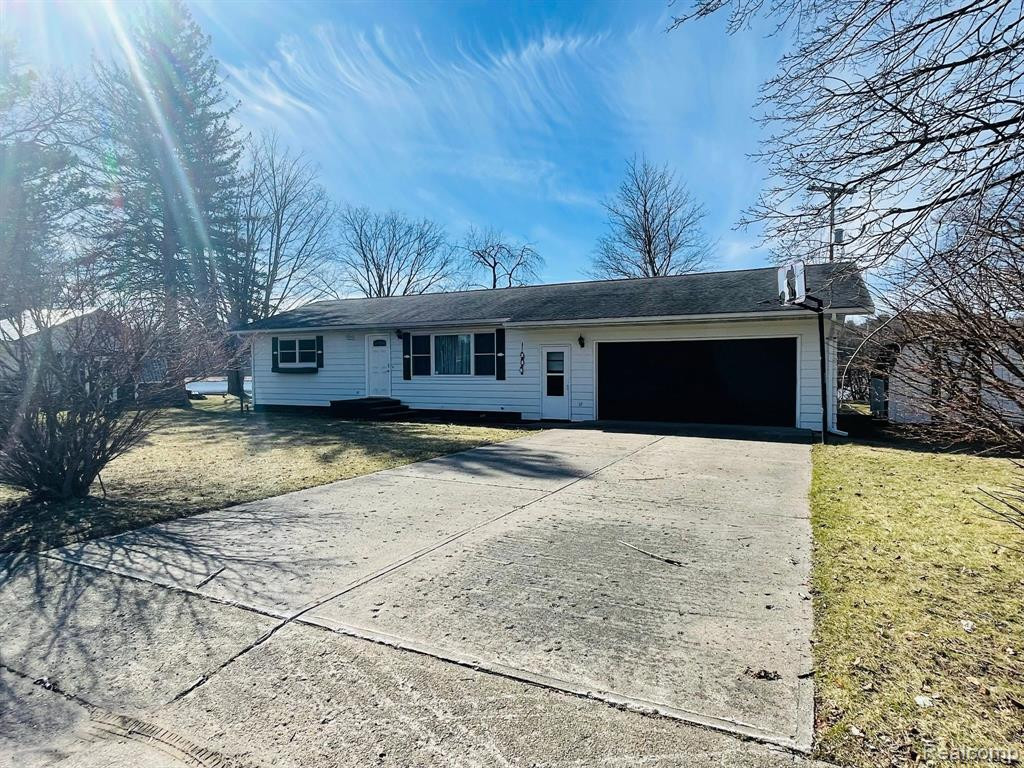 169 PARK PLACE, Barryton, MI 49305 — Photo 2