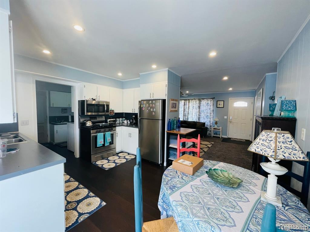 169 PARK PLACE, Barryton, MI 49305 — Photo 9
