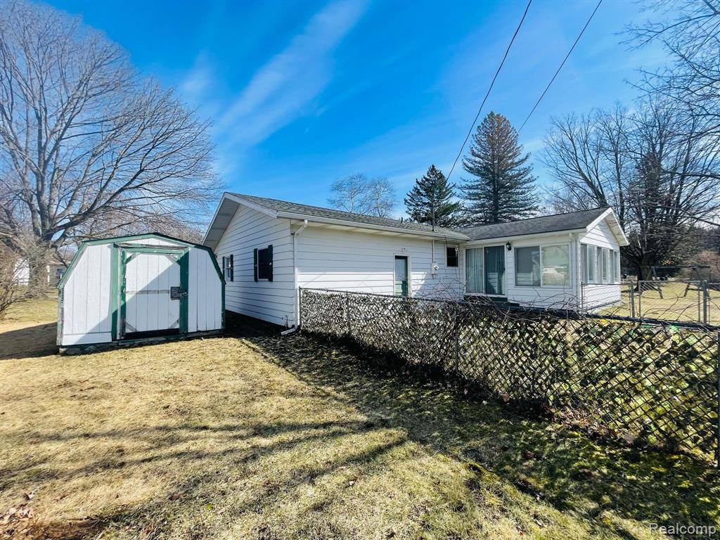 169 PARK PLACE, Barryton, MI 49305 — Photo 25