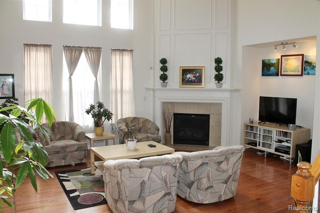 49617 LANSDOWNE Street, Canton, MI 48188 — Photo 10