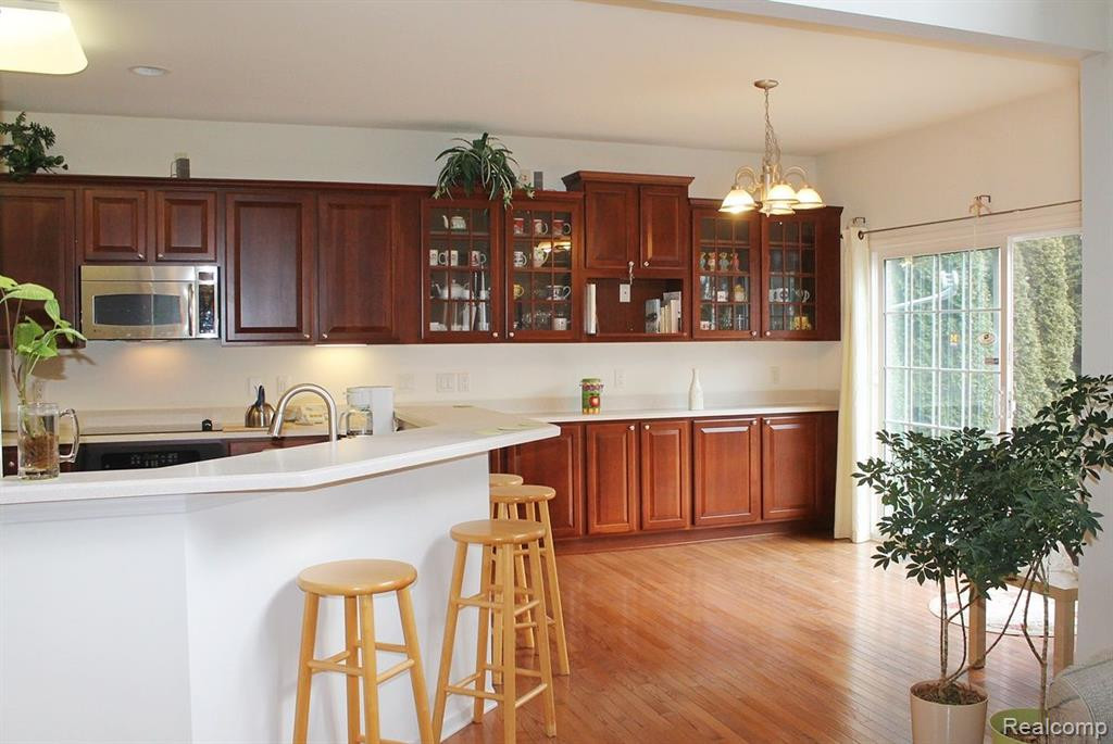 49617 LANSDOWNE Street, Canton, MI 48188 — Photo 17