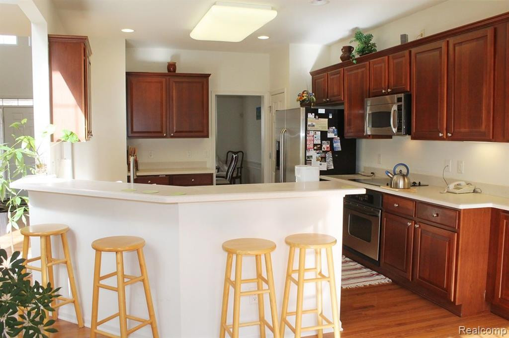 49617 LANSDOWNE Street, Canton, MI 48188 — Photo 20