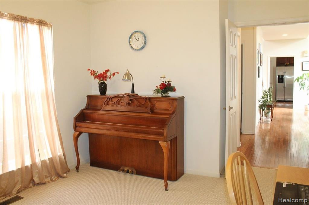 49617 LANSDOWNE Street, Canton, MI 48188 — Photo 25