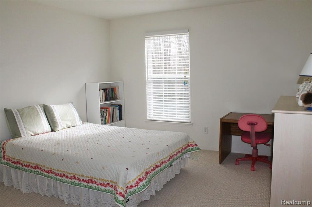 49617 LANSDOWNE Street, Canton, MI 48188 — Photo 37