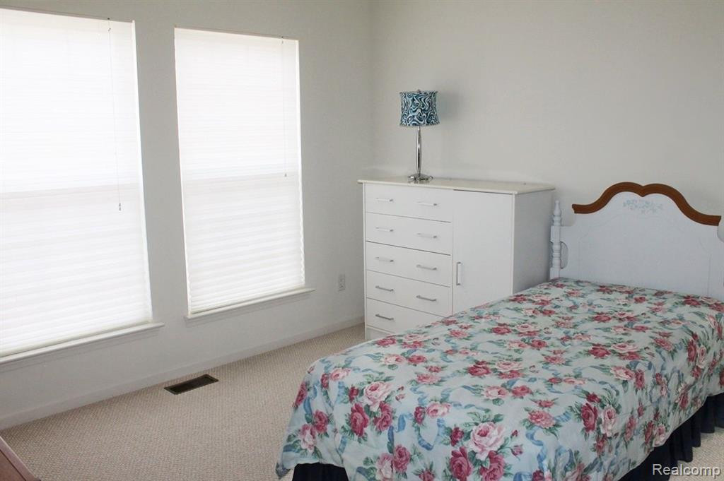 49617 LANSDOWNE Street, Canton, MI 48188 — Photo 41