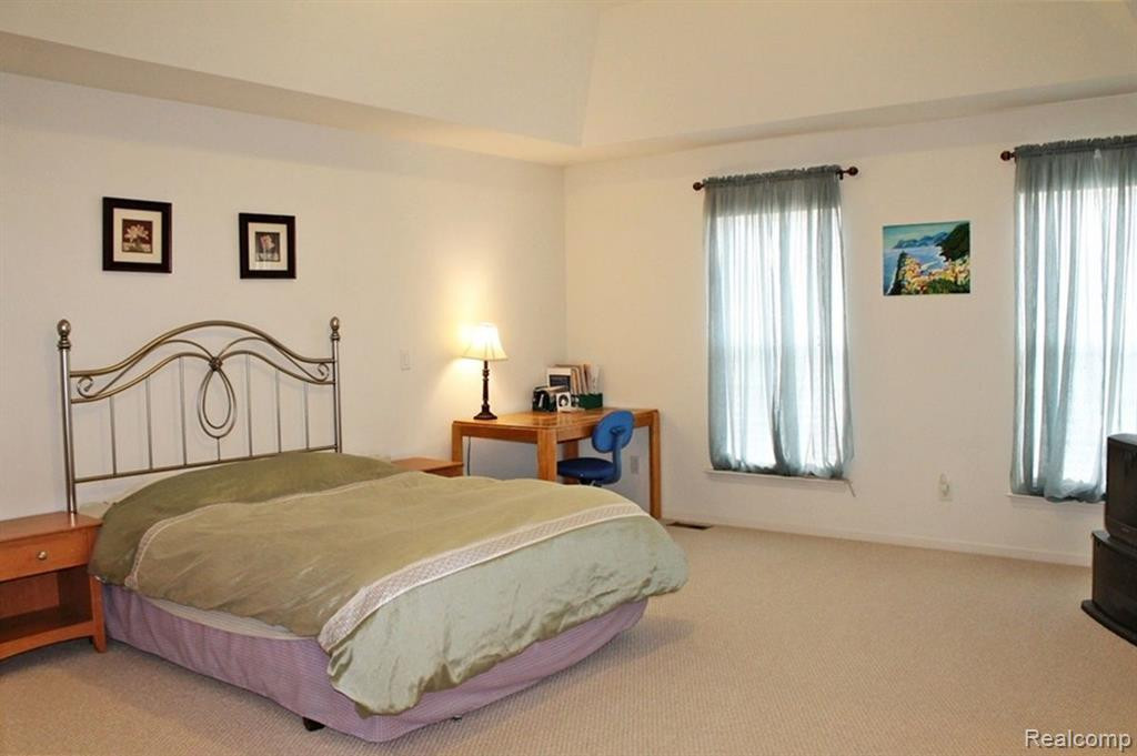 49617 LANSDOWNE Street, Canton, MI 48188 — Photo 47