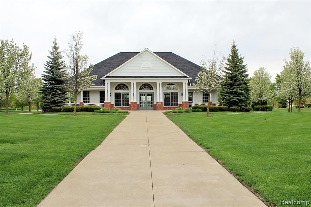 49617 LANSDOWNE Street, Canton, MI 48188 — Photo 67