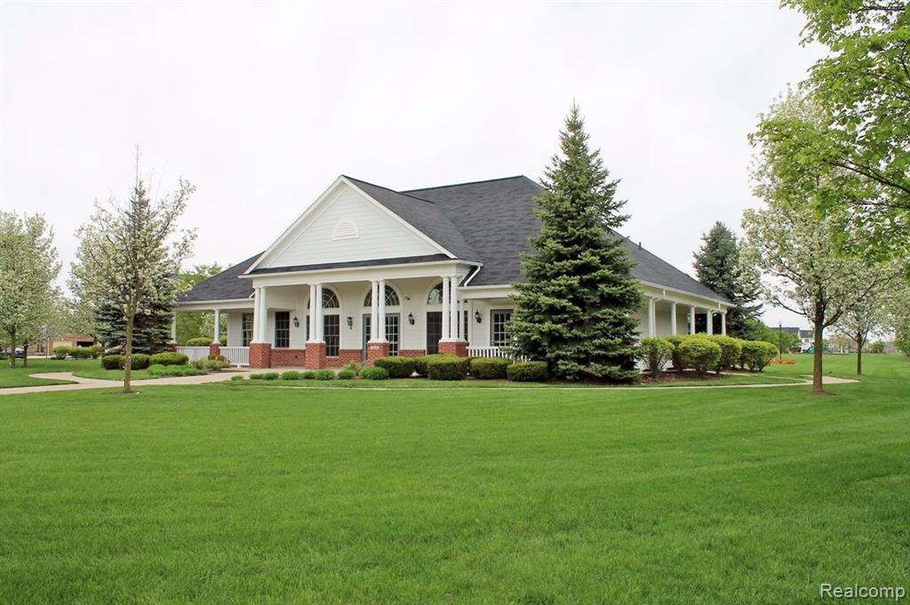 49617 LANSDOWNE Street, Canton, MI 48188 — Photo 68