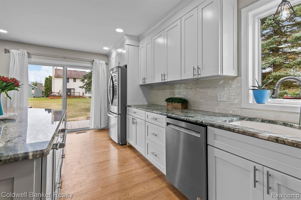 59599 BARKLEY Drive, New Hudson, MI 48165 — Photo 4