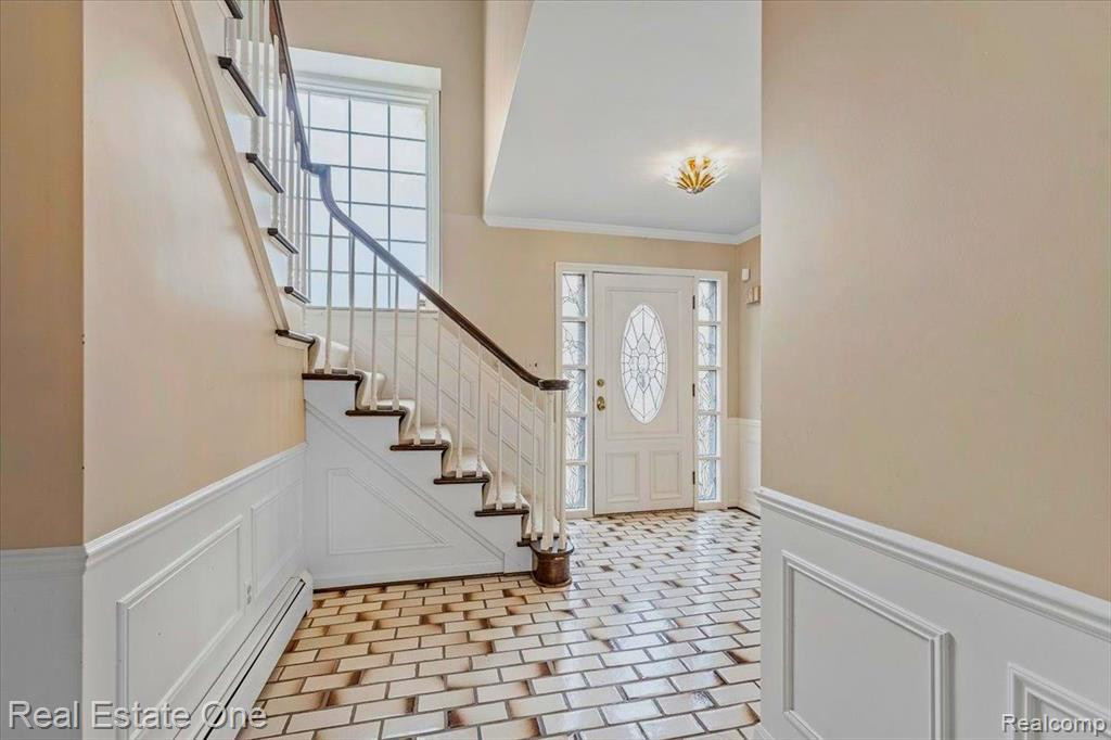7575 HORSEMILL Road, Grosse Ile, MI 48138 — Photo 4