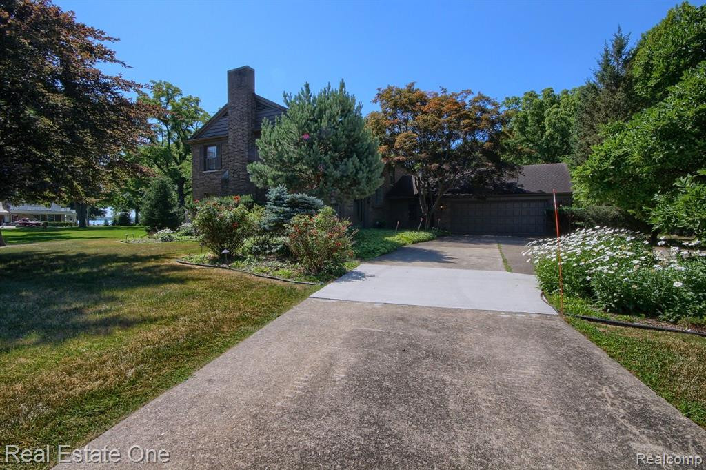 7575 HORSEMILL Road, Grosse Ile, MI 48138 — Photo 7