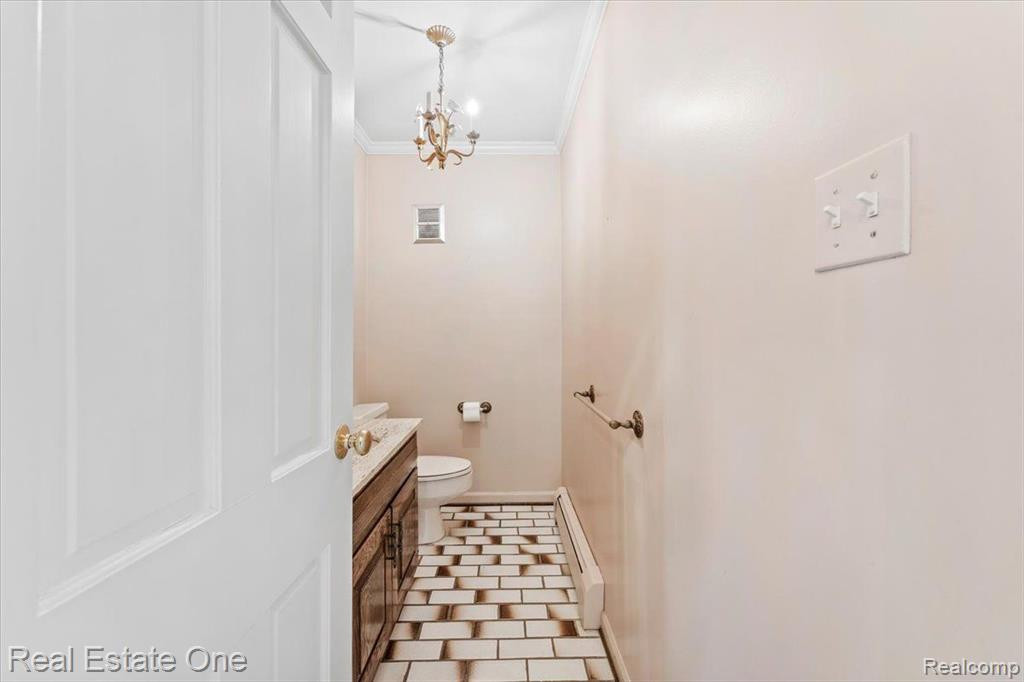 7575 HORSEMILL Road, Grosse Ile, MI 48138 — Photo 8