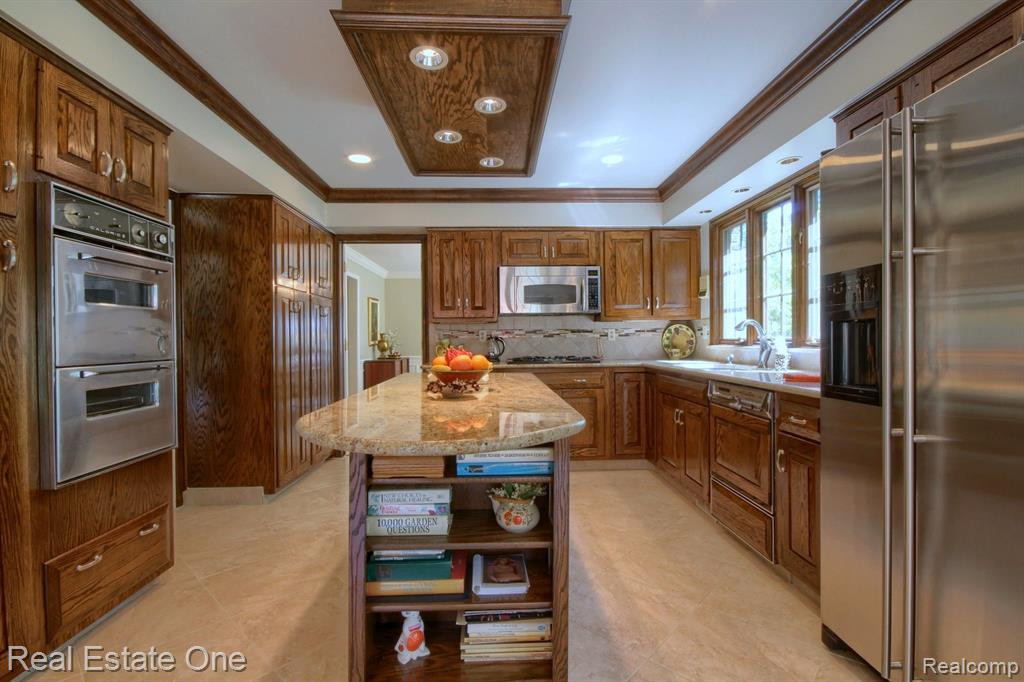 7575 HORSEMILL Road, Grosse Ile, MI 48138 — Photo 14