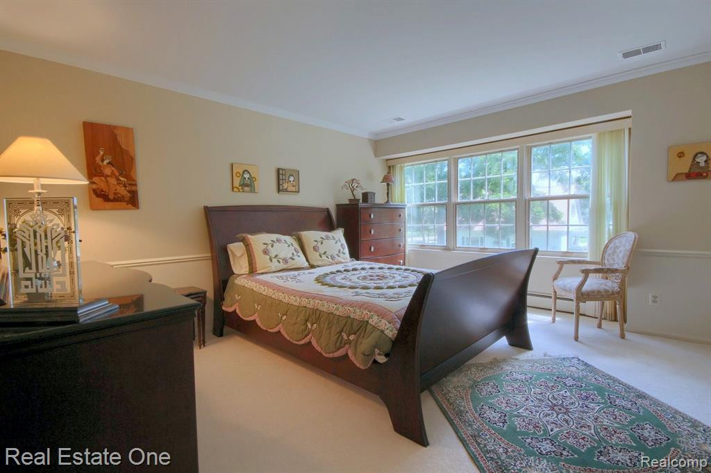 7575 HORSEMILL Road, Grosse Ile, MI 48138 — Photo 18