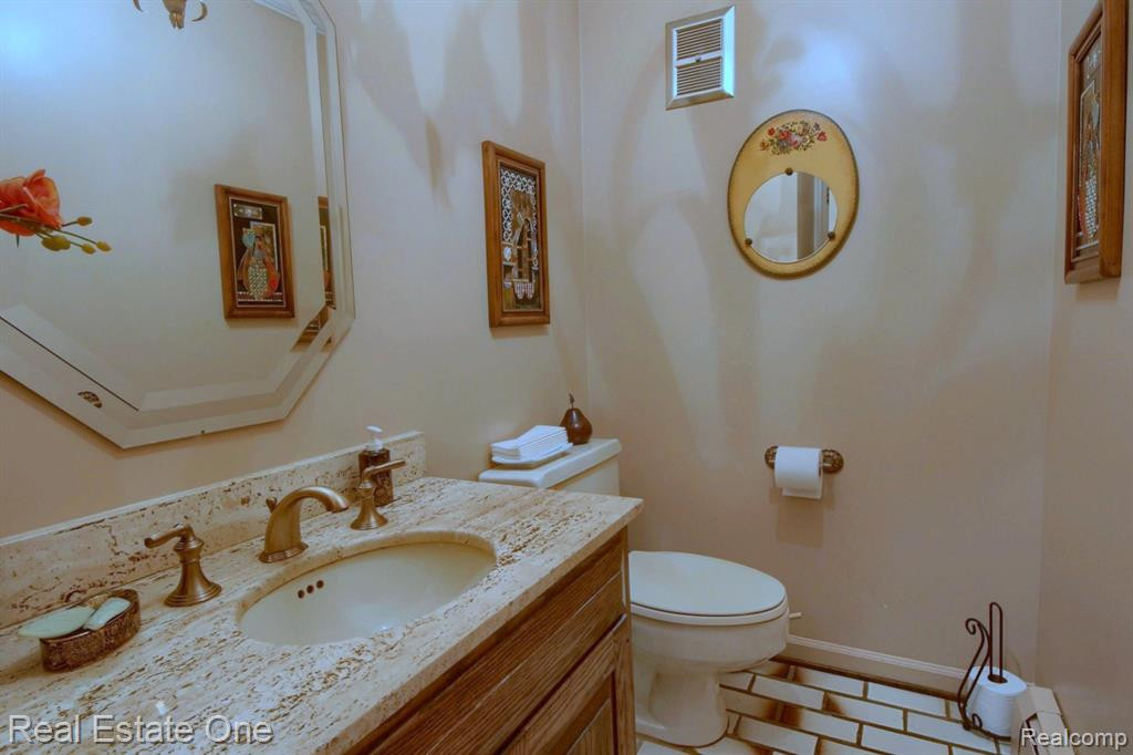 7575 HORSEMILL Road, Grosse Ile, MI 48138 — Photo 22