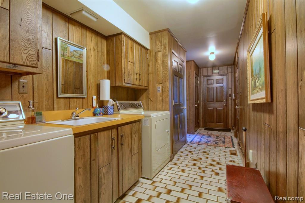 7575 HORSEMILL Road, Grosse Ile, MI 48138 — Photo 23