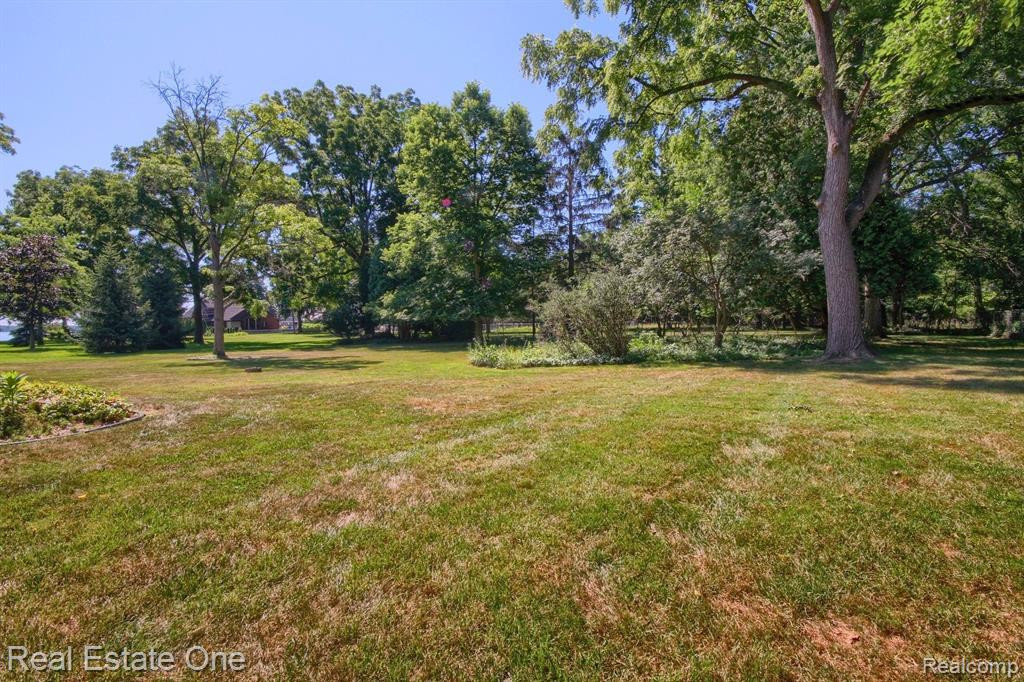 7575 HORSEMILL Road, Grosse Ile, MI 48138 — Photo 28