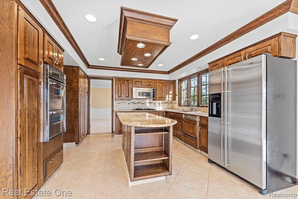 7575 HORSEMILL Road, Grosse Ile, MI 48138 — Photo 31