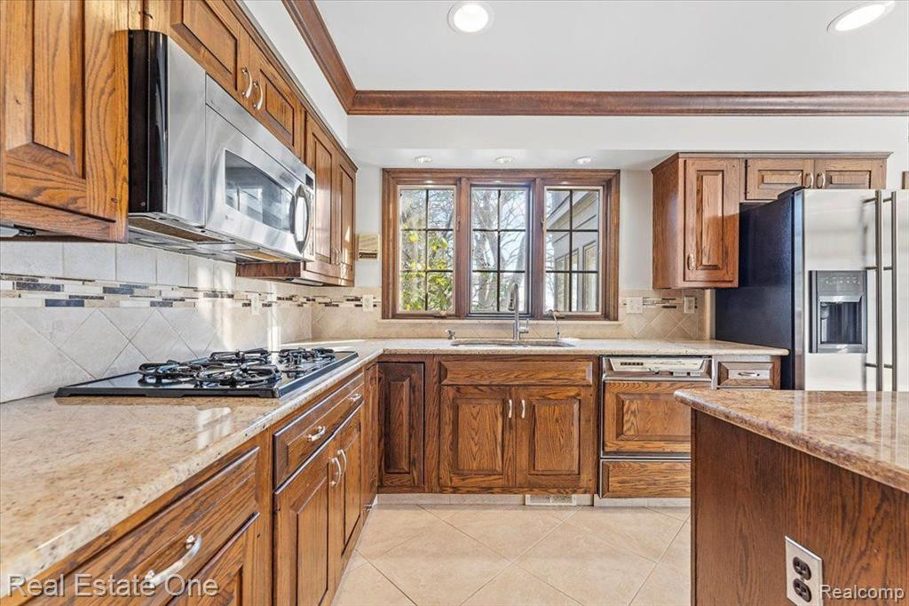 7575 HORSEMILL Road, Grosse Ile, MI 48138 — Photo 32