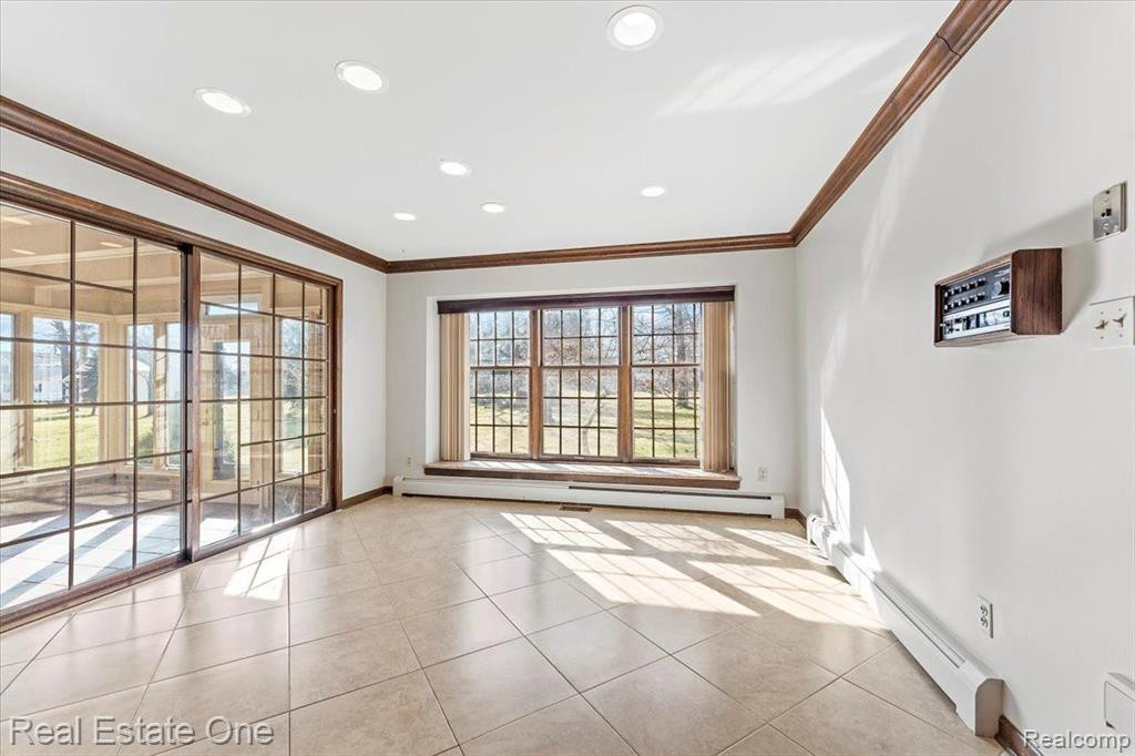 7575 HORSEMILL Road, Grosse Ile, MI 48138 — Photo 33