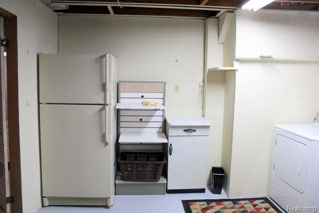 9945 QUANDT Avenue, Allen Park, MI 48101 — Photo 28