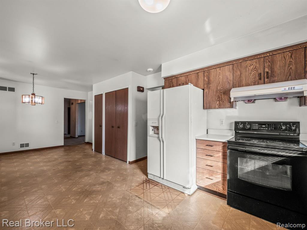 823 WESLEY Drive, Troy, MI 48098 — Photo 10