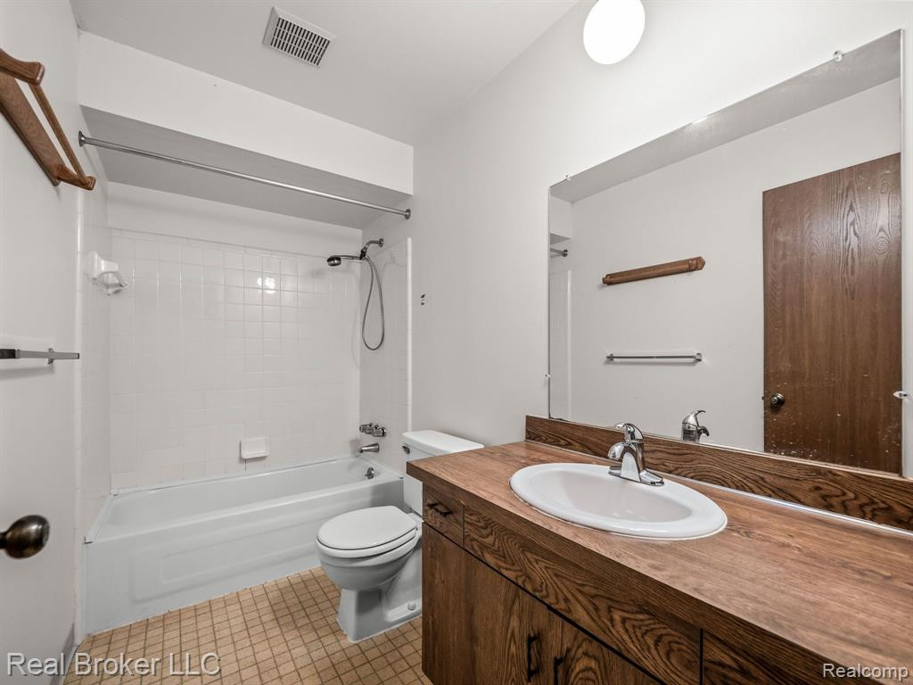 823 WESLEY Drive, Troy, MI 48098 — Photo 18