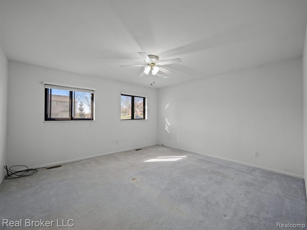 823 WESLEY Drive, Troy, MI 48098 — Photo 19
