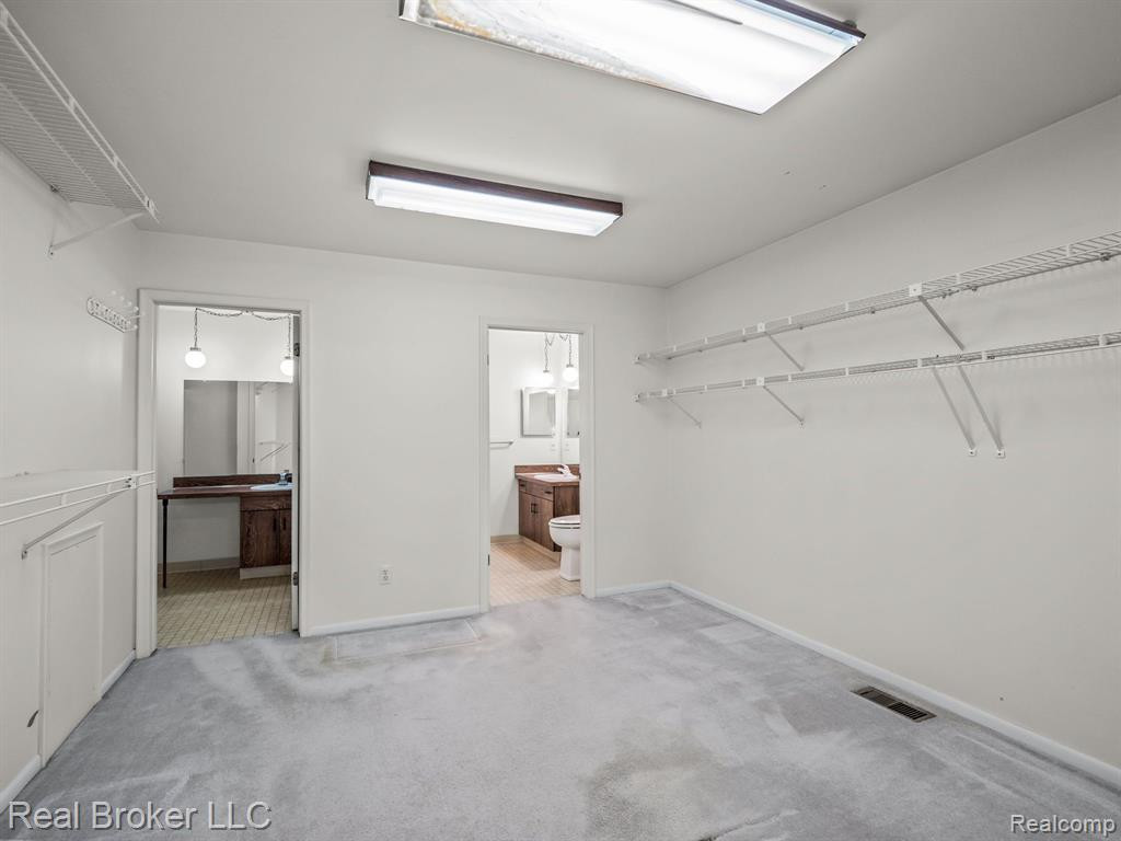 823 WESLEY Drive, Troy, MI 48098 — Photo 21