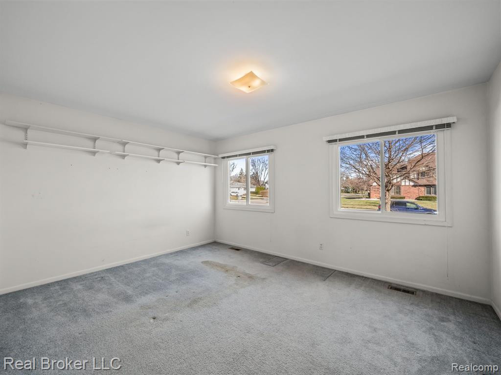 823 WESLEY Drive, Troy, MI 48098 — Photo 26