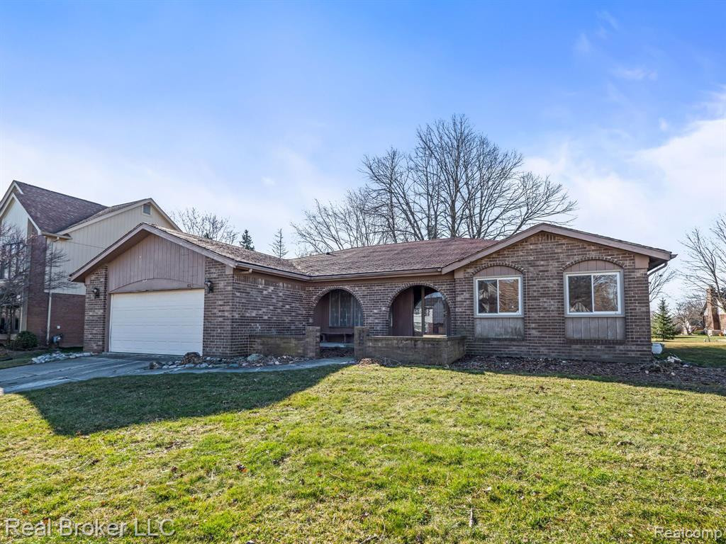 823 WESLEY Drive, Troy, MI 48098 — Photo 36
