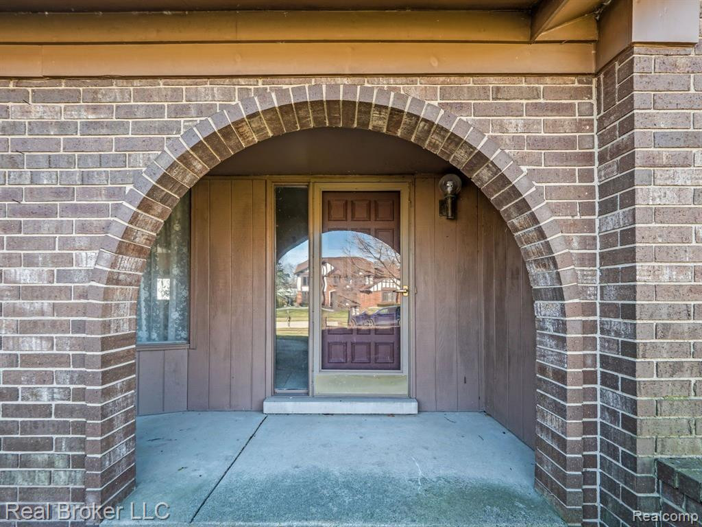 823 WESLEY Drive, Troy, MI 48098 — Photo 38