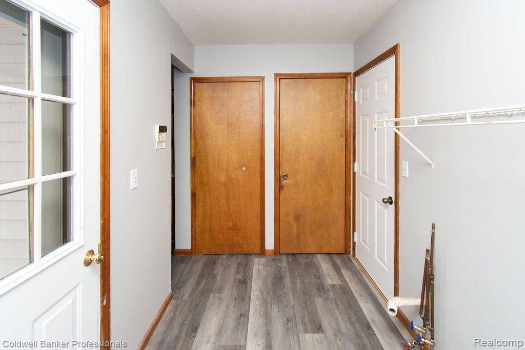7299 Potter Road, Flushing, MI 48433 — Photo 8