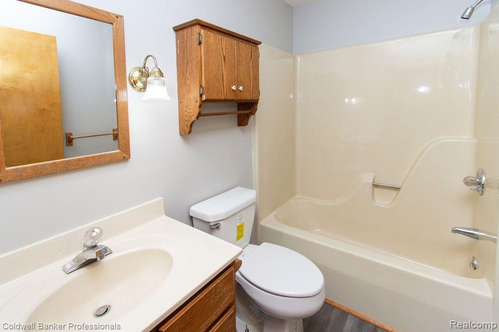 7299 Potter Road, Flushing, MI 48433 — Photo 15