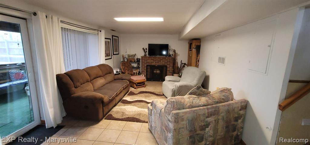 7693 SPARLING Road, Wales, MI — Photo 20